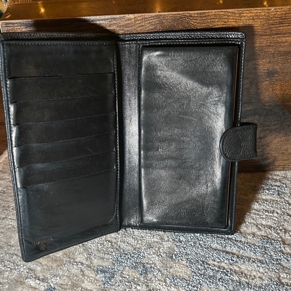 309. CHANEL Black Caviar Leather wallet - Picture 6 of 12